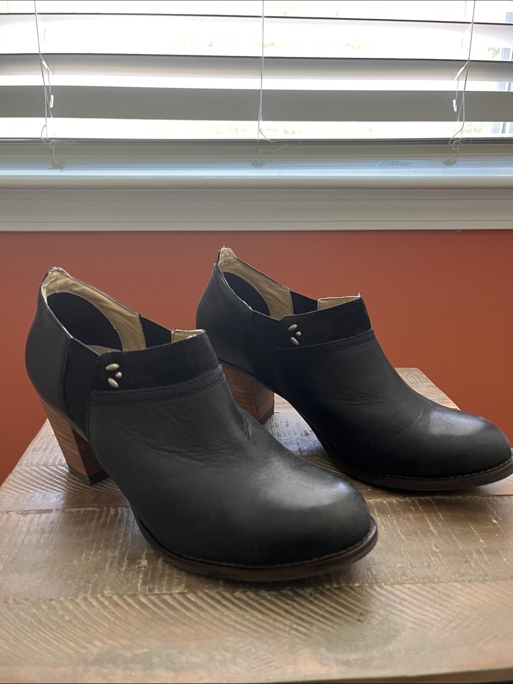 OLUKAI Women's Ho'ou'i, Black/Black, 9.5